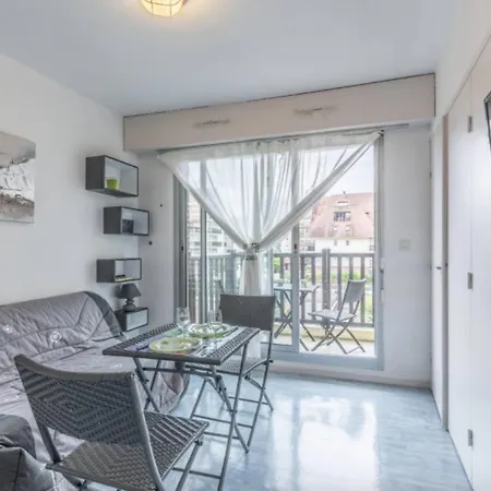 Charming Appt Near Beach Apartment