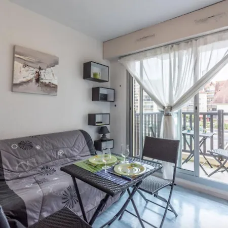 Charming Appt Near Beach