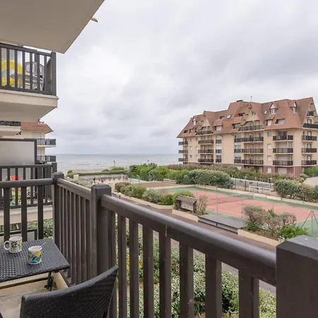 Charming Appt Near Beach